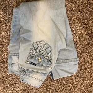 Cropped light washed jeans